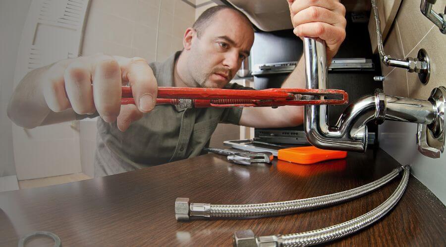 Professional emergency plumber services in Layton